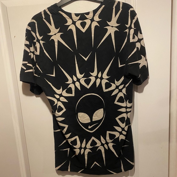 nike alien tshirt - Picture 5 of 6